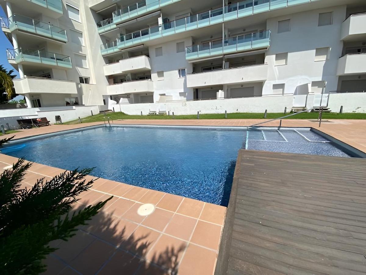 Superbe Appartement Renove, Residence Avec Piscine Roses Exterior photo